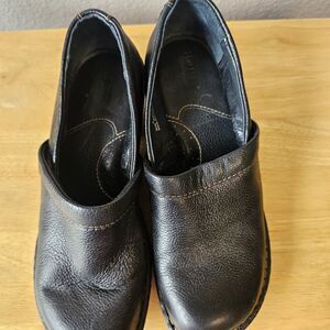 Born Black Leather Clogs Women’s Size 6 Slip On Comfort Shoes Casual Nurse S132